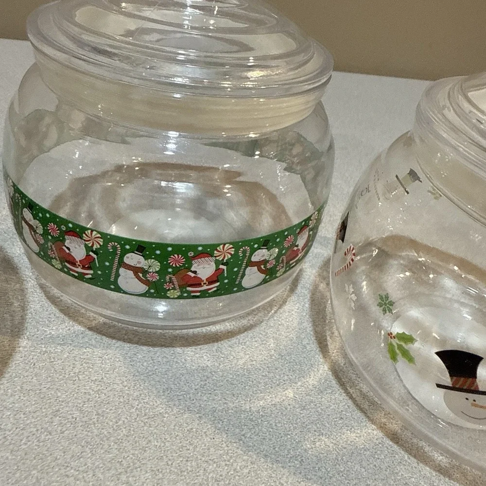 Christmas-themed Plastic apothecary or candy jars With Lids Jolly Snow Man Santa